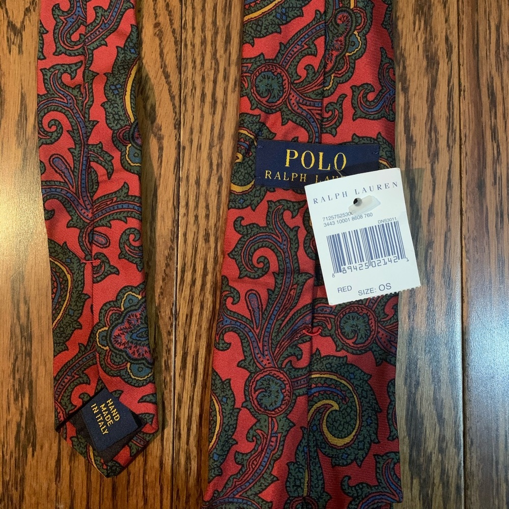 Brand New Ralph Lauren Paisley red green Tie